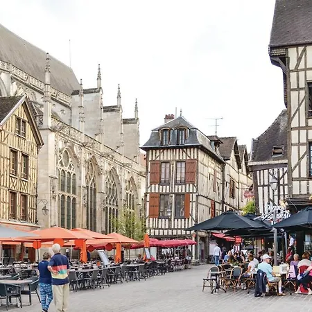 Rue De Crais * Landreville